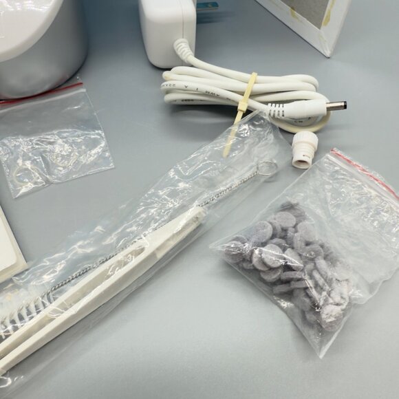 Rodan + Fields Macro Exfoliator Device With User Guide & Accessories - Picture 4 of 7